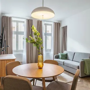 h7-palace.praguehotelsweb.com/